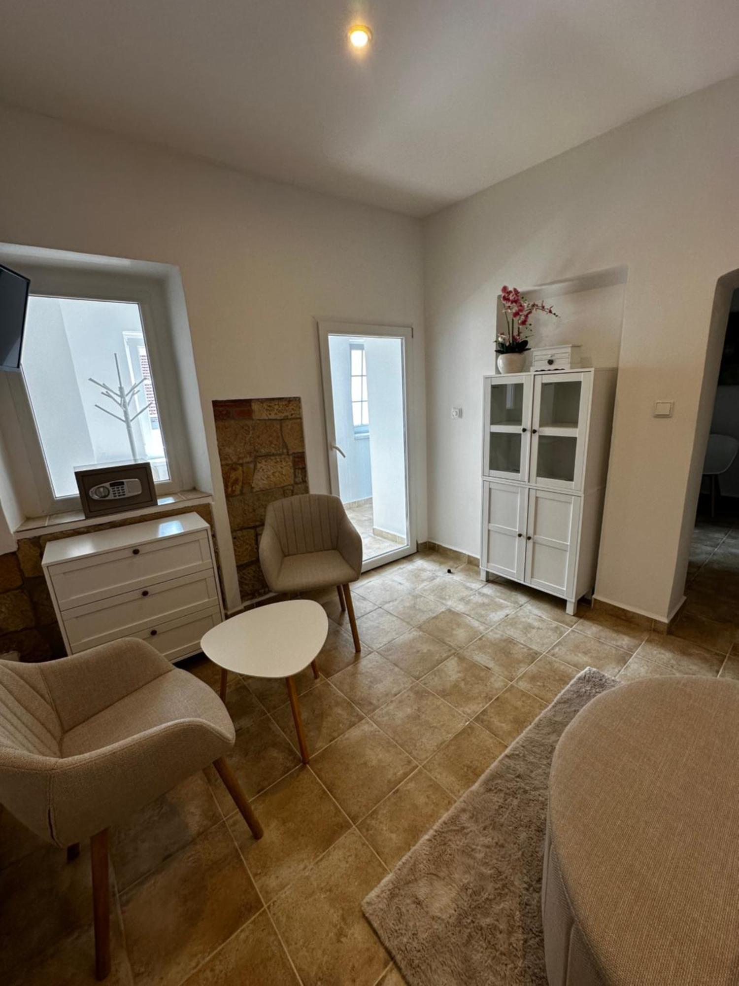 Sg Apartmanovy Dum Hořice 外观 照片